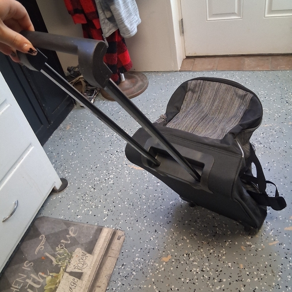 Stylish Black and Gray Men's Duffel Bag - Picture 6 of 7